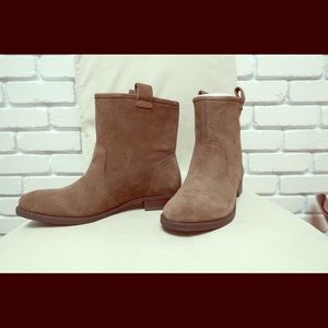 BRAND NEW Sole Society Cow Suede Botties